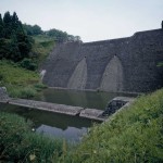 現在の貯水堰堤_トリミング
