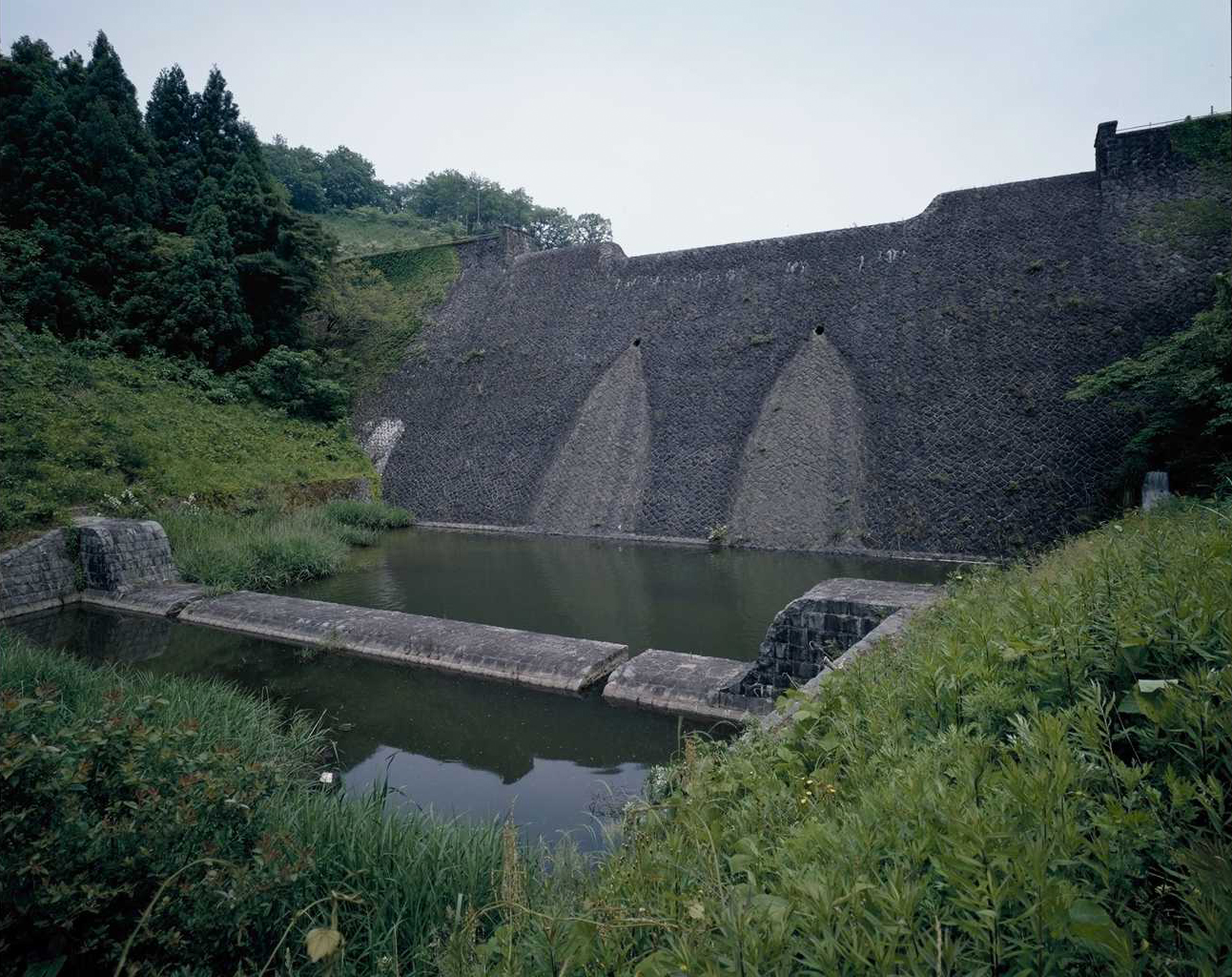 旧美歎水源地水道施設（８所１基１棟）