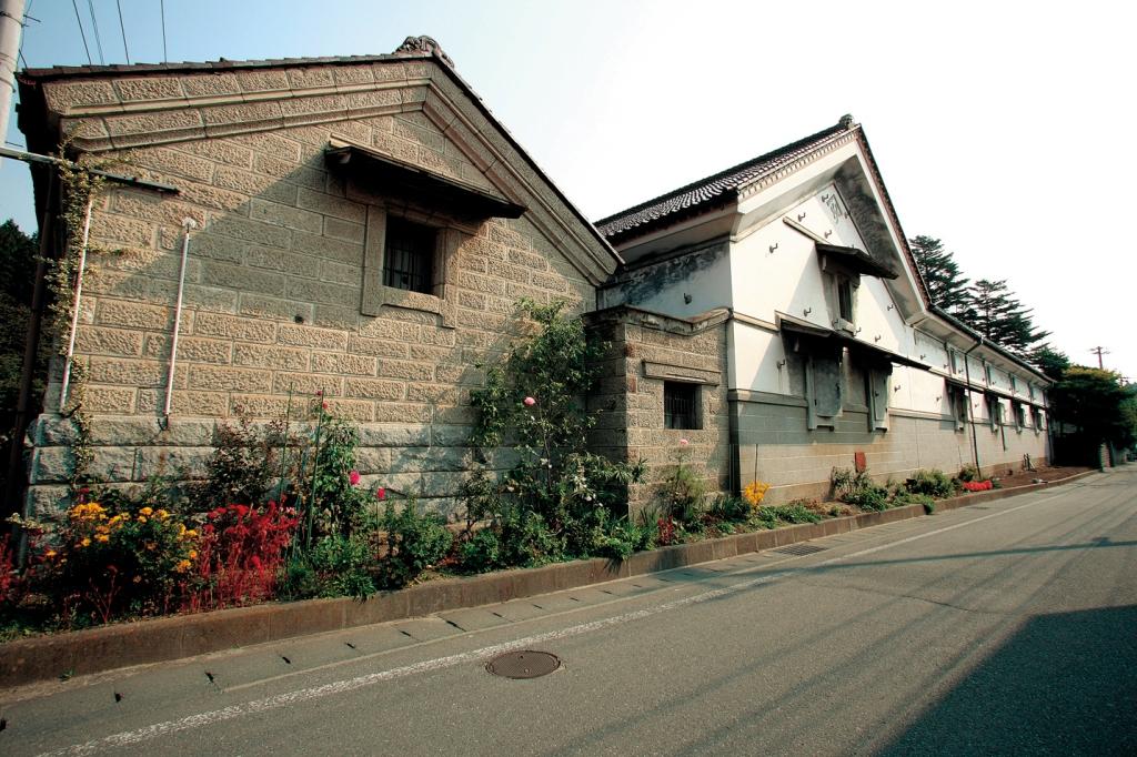千厩酒のくら交流施設（横屋酒造・佐藤家住宅）