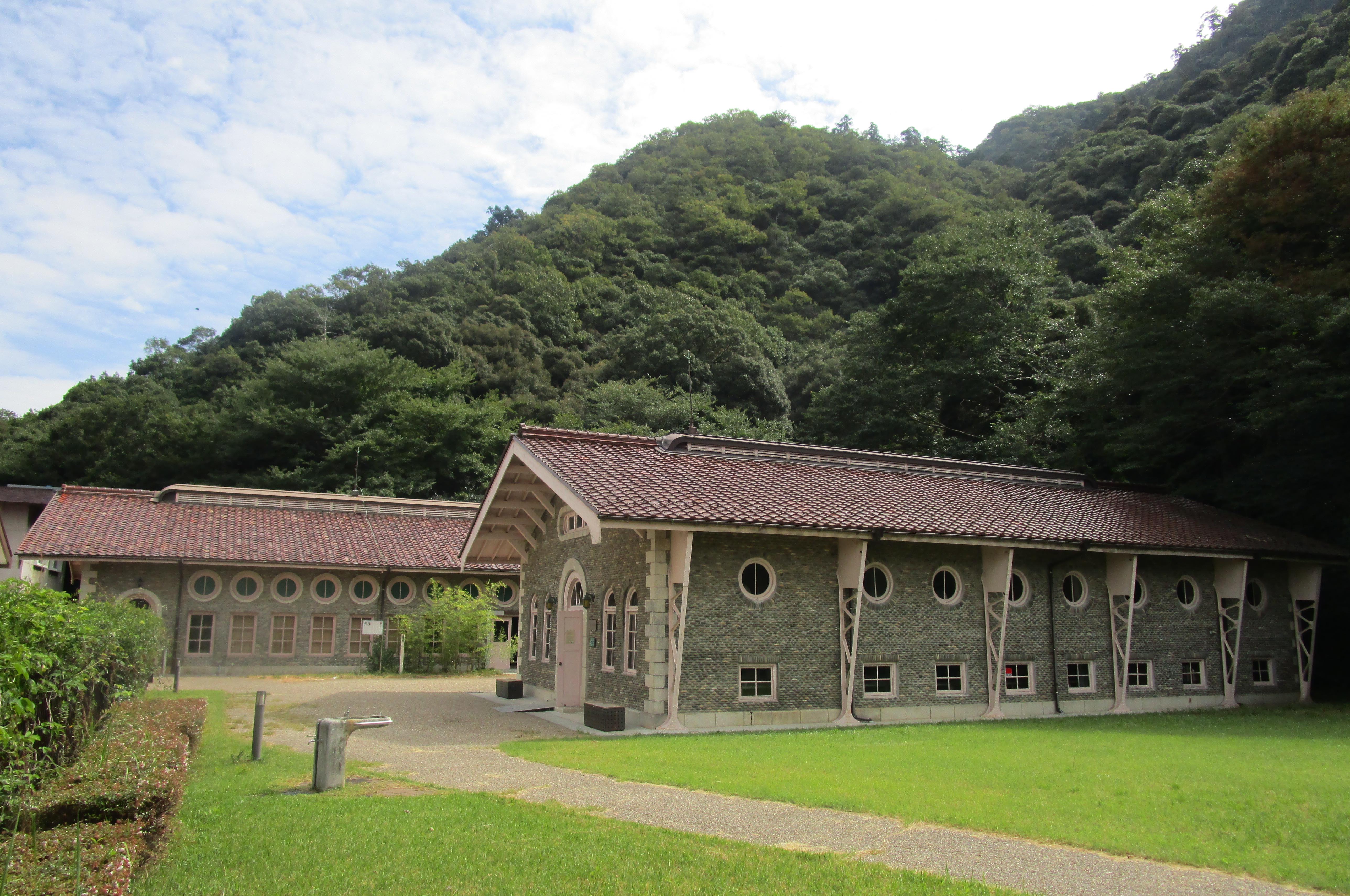 鏡岩水源地旧エンジン室 旧ポンプ室