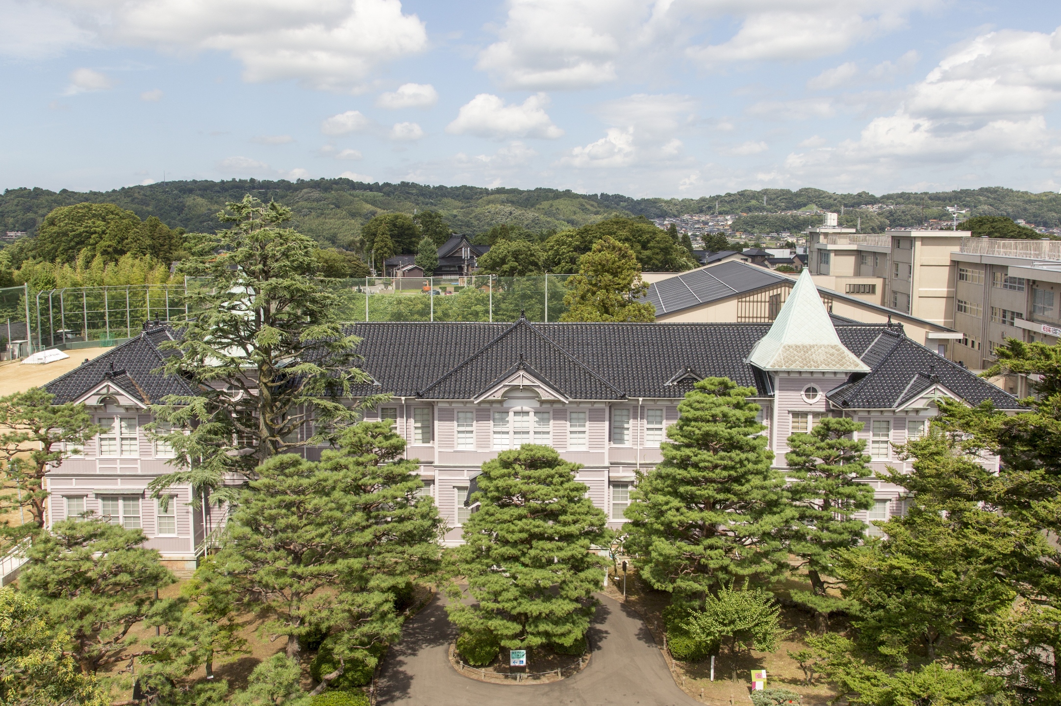 旧石川県第二中学校本館