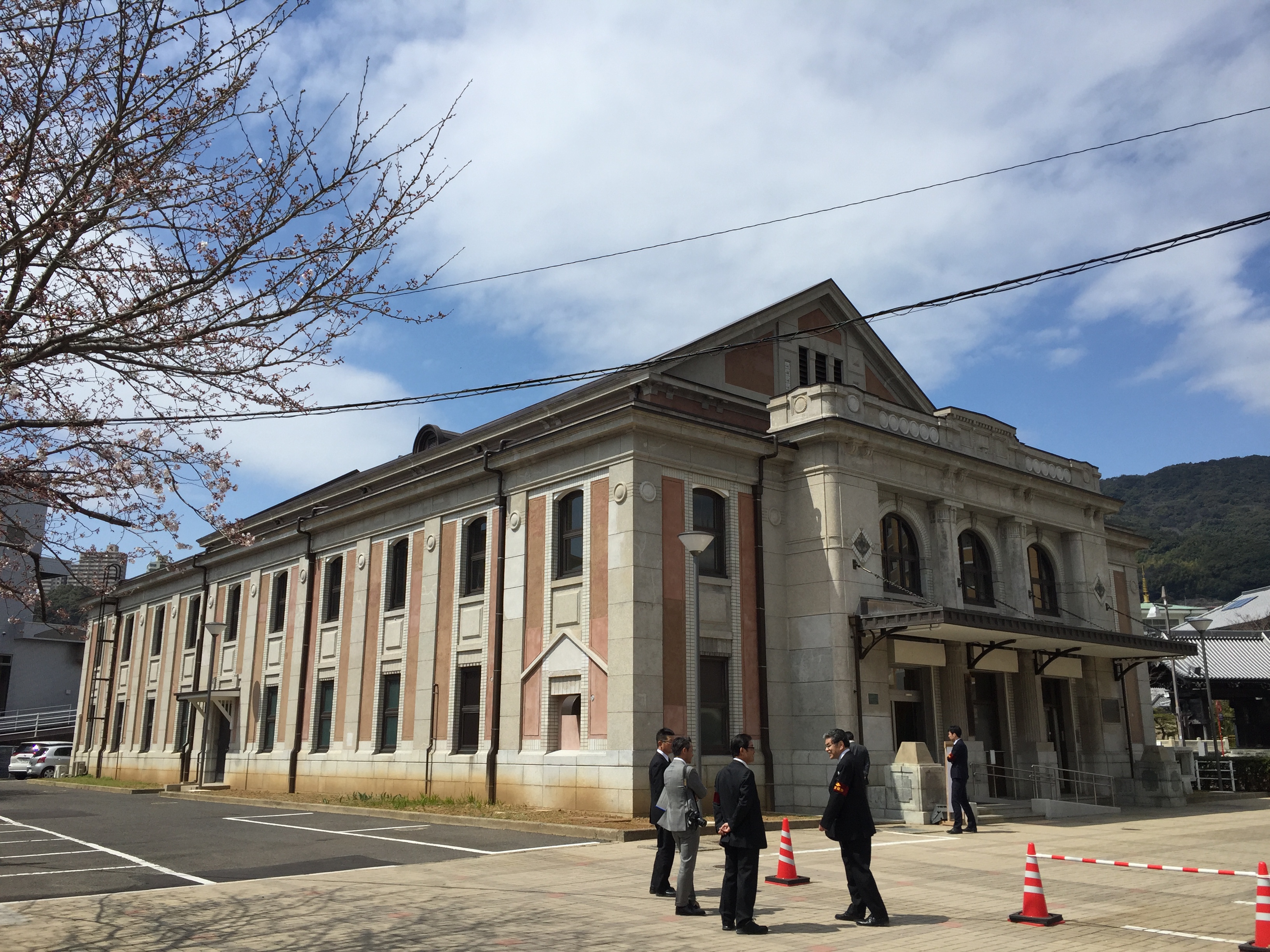 旧佐世保鎮守府凱旋記念館（佐世保市民文化ホール）