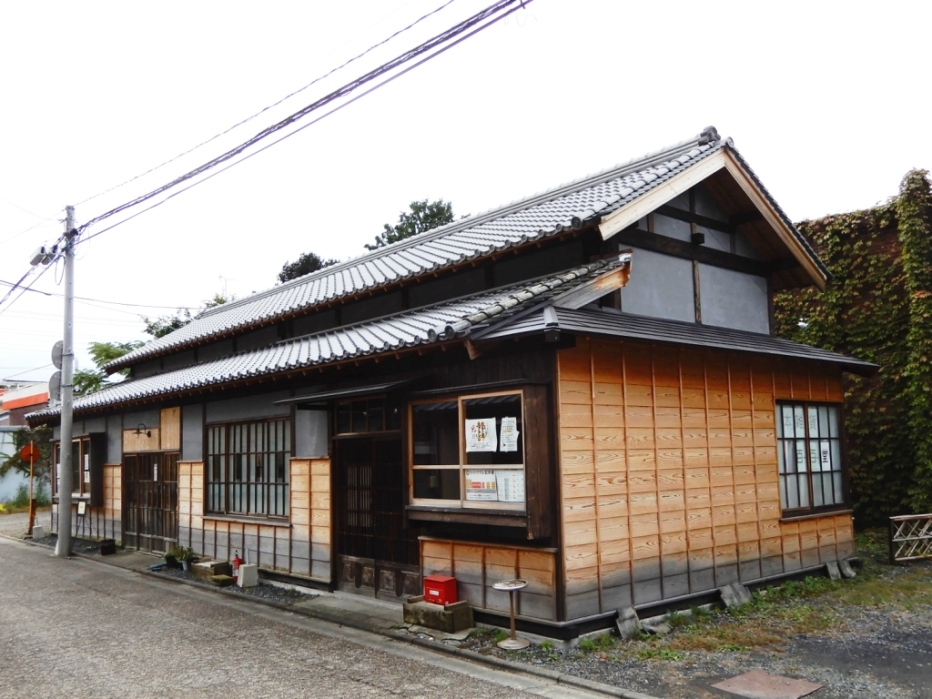 カイバテラス（旧織物物産売買所）