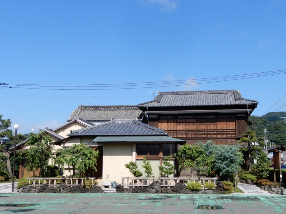 四辻の齋嘉（旧斎嘉織物工場）