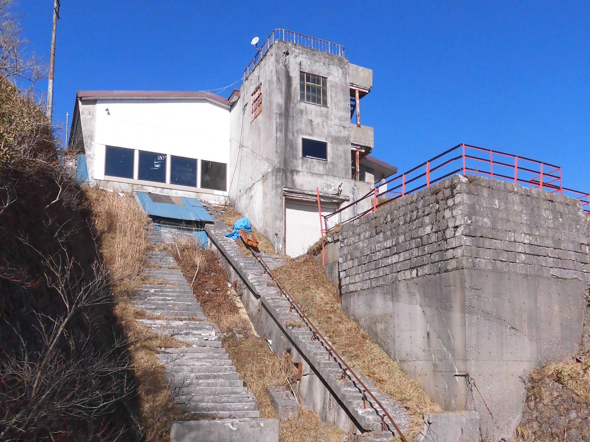 赤城山頂駅記念館　サントリービア・バーベキューホール （旧赤城山鋼索鉄道赤城山頂駅駅舎及びプラットホーム）