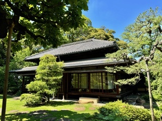 公益財団法人高梨本家 上花輪歴史館(国名勝「高梨氏庭園」) 公益財団法人高梨本家 上花輪歴史館(国名勝「高梨氏庭園」)