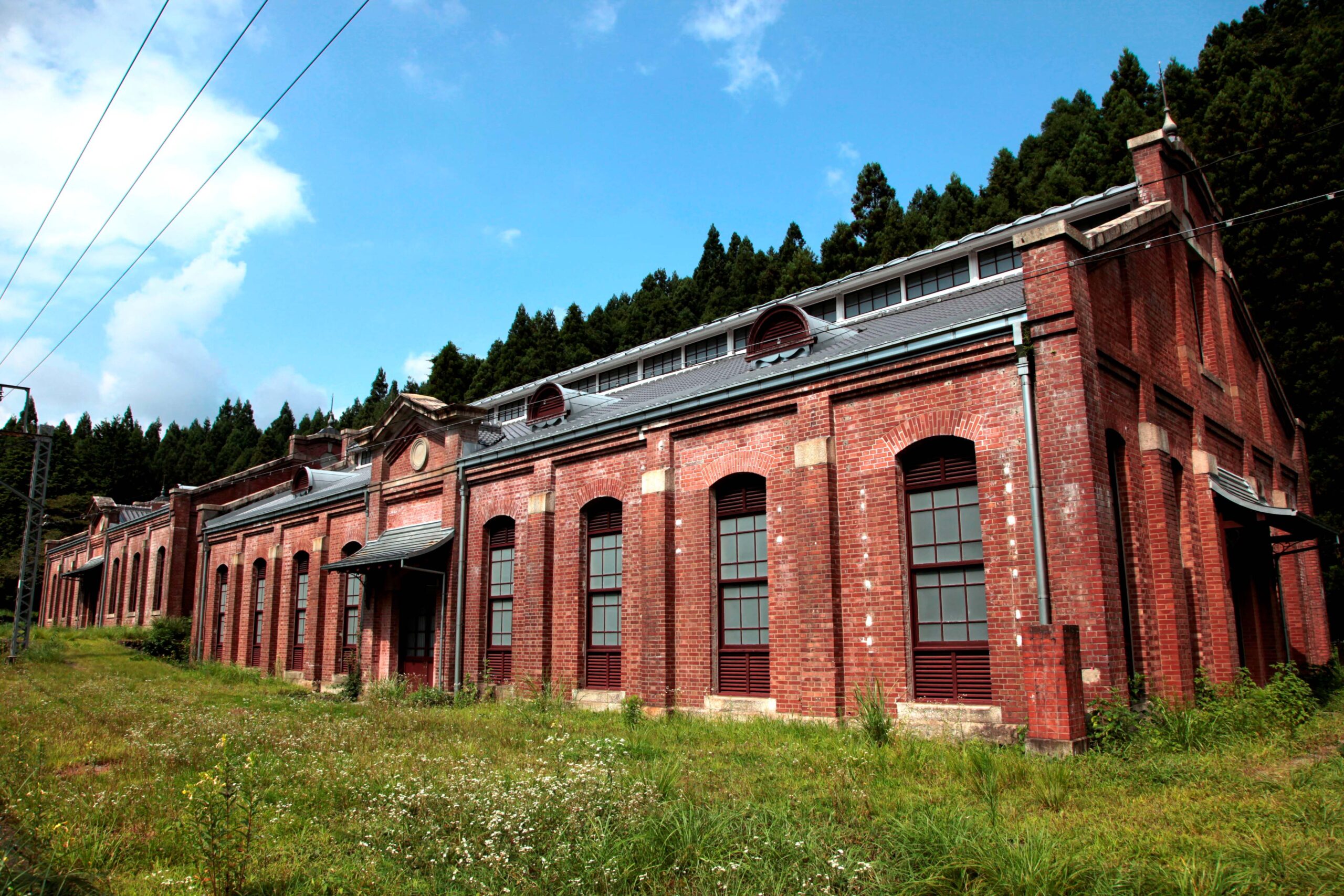 旧碓氷峠鉄道施設丸山変電所機械室および蓄電池室